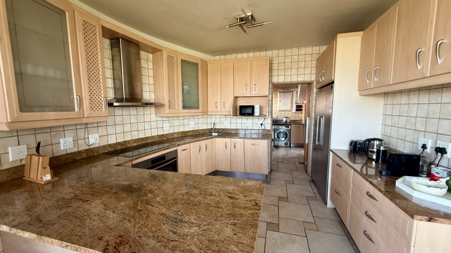 To Let 5 Bedroom Property for Rent in Sunset Beach Western Cape